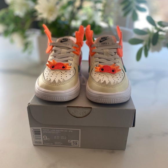 These are limited edition! Super cute! Definitely are favorite pair to date. - Picture 2 of 4